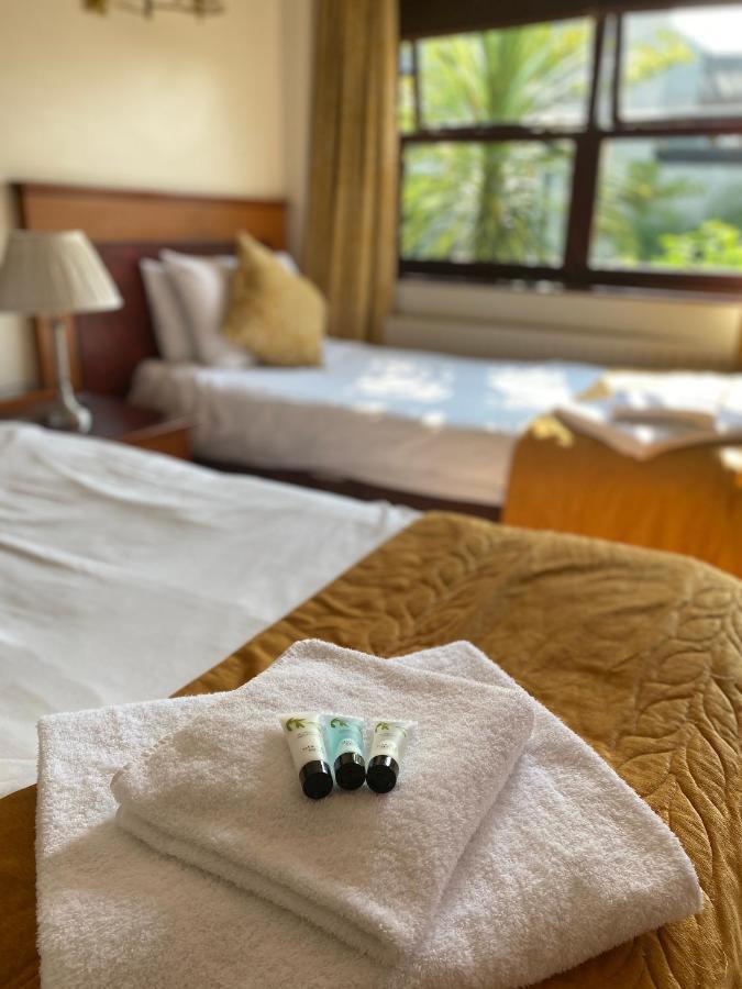 The Whistle And Flute Hotel Barnetby le Wold Екстериор снимка
