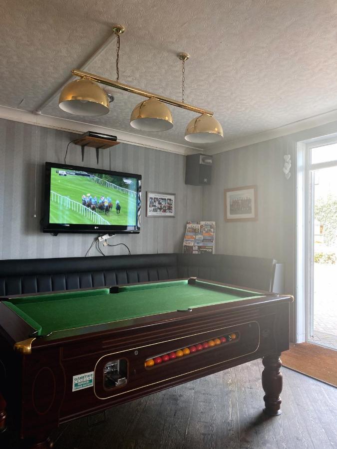 The Whistle And Flute Hotel Barnetby le Wold Екстериор снимка