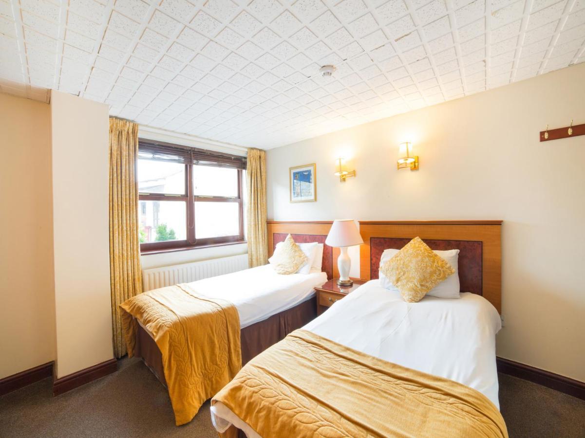 The Whistle And Flute Hotel Barnetby le Wold Екстериор снимка