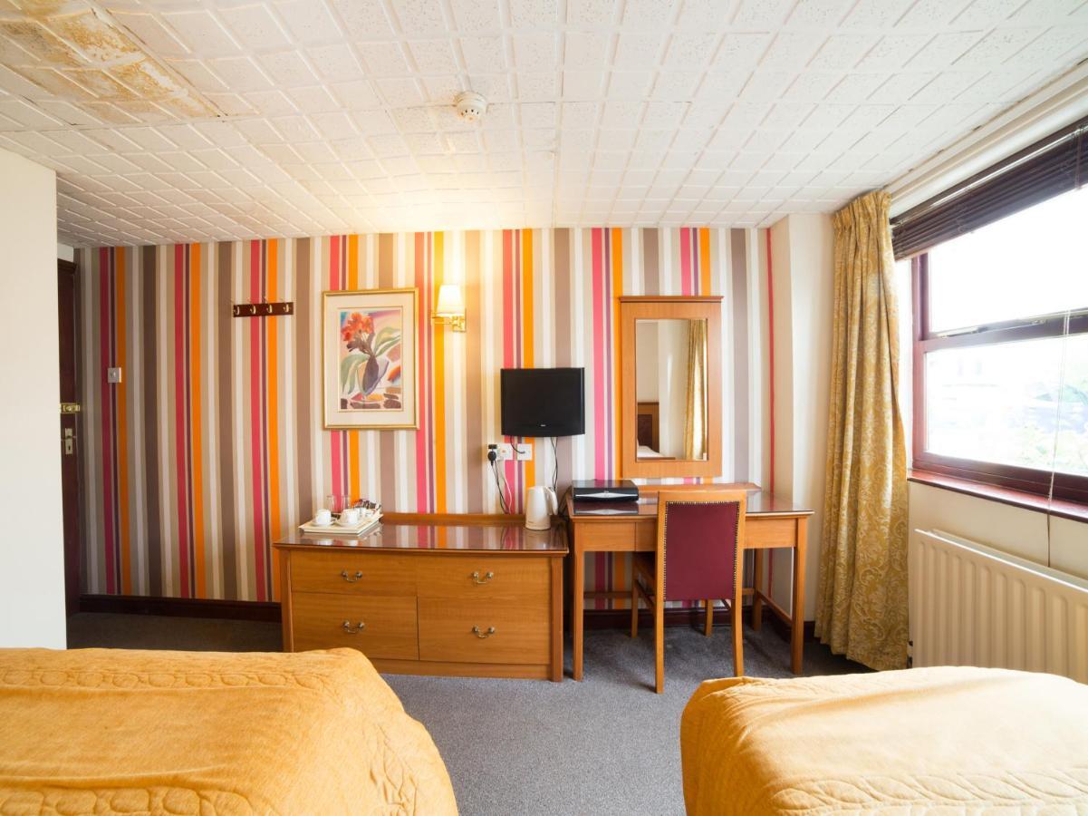 The Whistle And Flute Hotel Barnetby le Wold Екстериор снимка