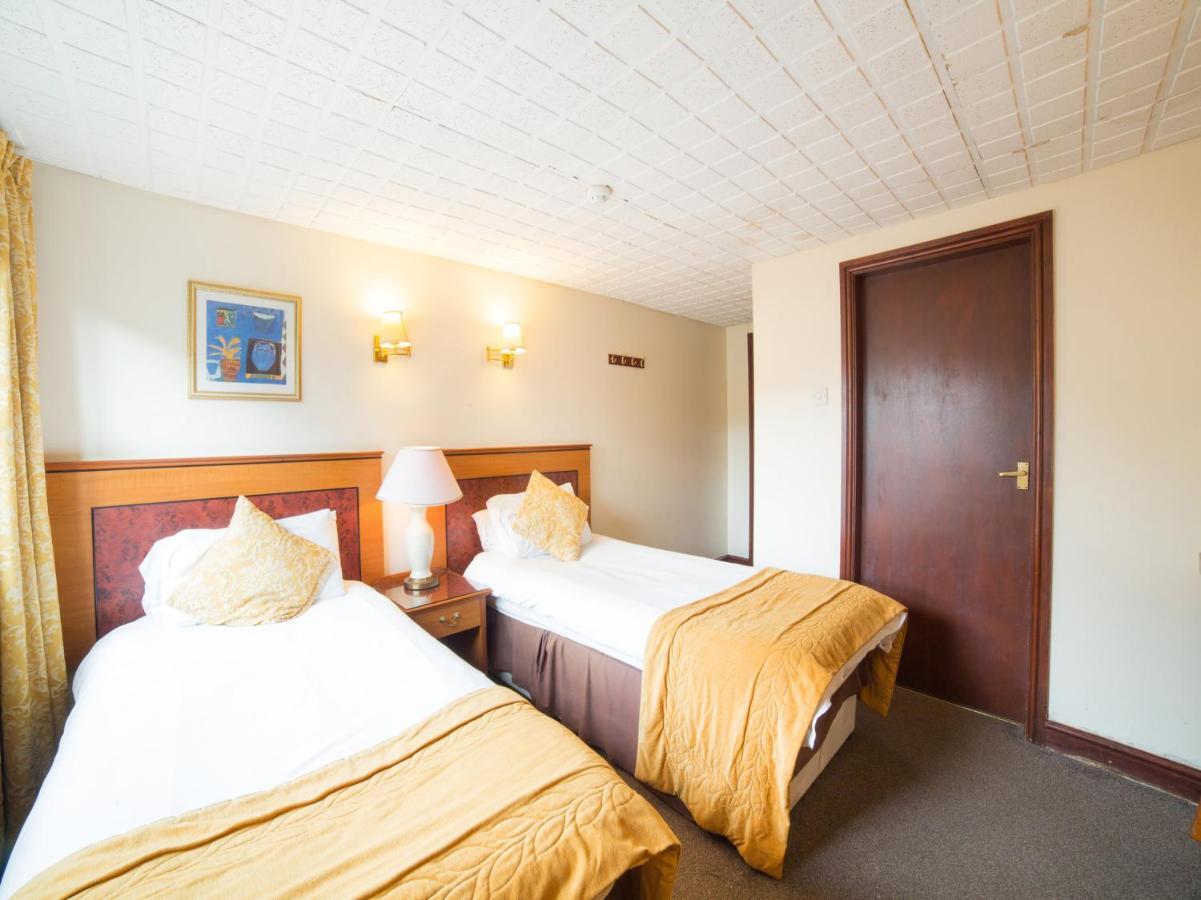 The Whistle And Flute Hotel Barnetby le Wold Екстериор снимка