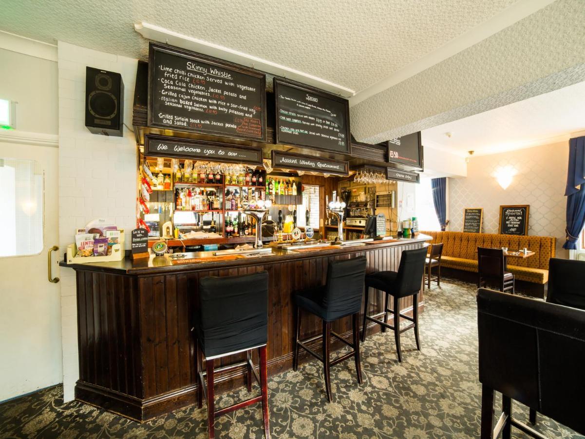 The Whistle And Flute Hotel Barnetby le Wold Екстериор снимка