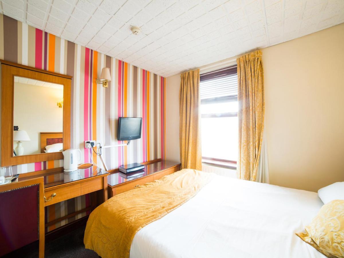 The Whistle And Flute Hotel Barnetby le Wold Екстериор снимка