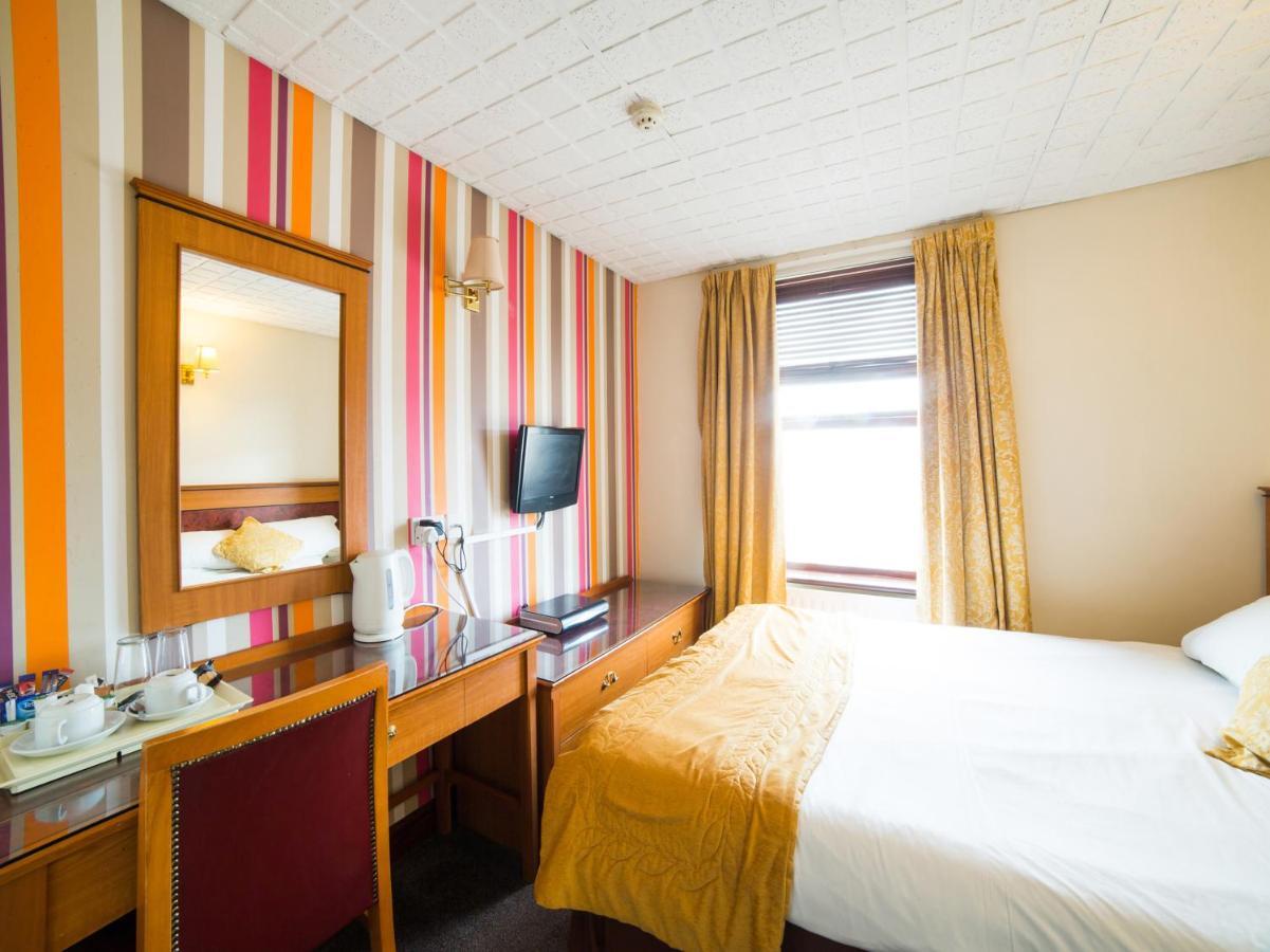 The Whistle And Flute Hotel Barnetby le Wold Екстериор снимка